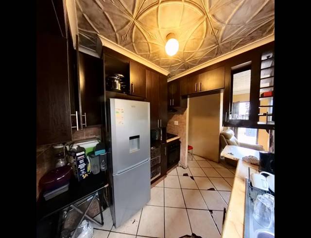 3 BEDROOM HOUSE FOR SALE IN CLAYVILLE